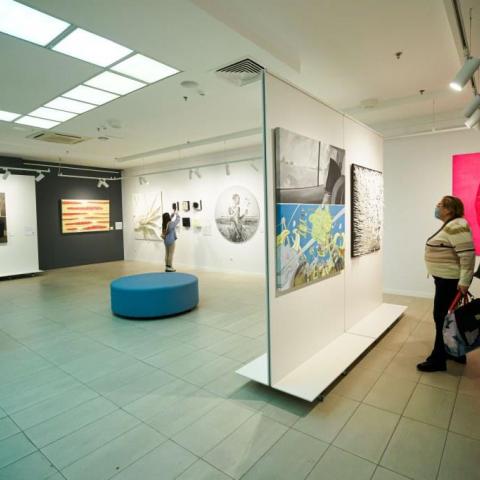 Выставка "Игра миров"