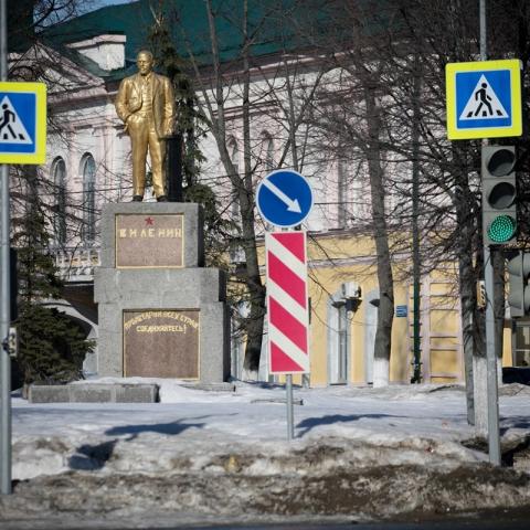 Например, в Кировском районе около порохового завода.