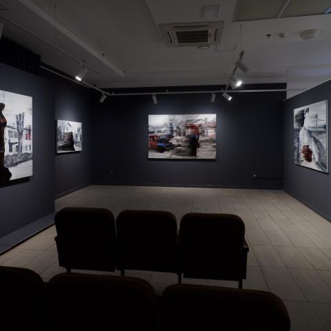 Темный зал. Выставка «После иллюзий» Ивана Плюща